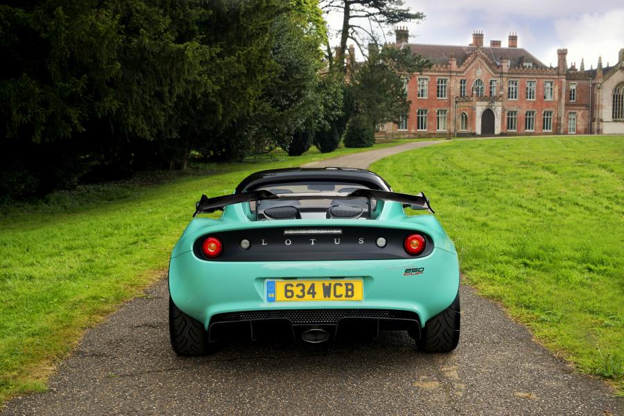  Lotus Elise Cup 250 2017 года  (фото 4 из 16)